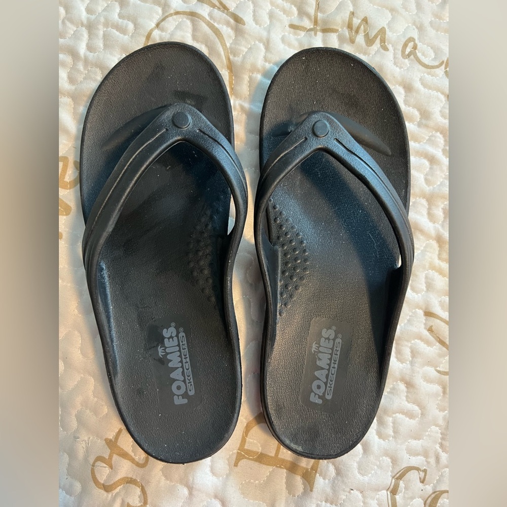 Skechers Foamies Black Thong Sandals Sz 7 Unisex Waterproof